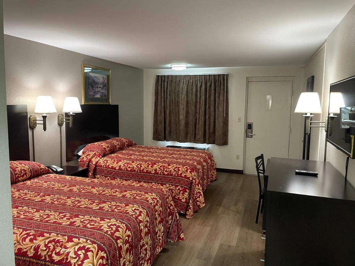 Royal Inn Motel เฟรเดอริกส์เบิร์ก ภายนอก รูปภาพ